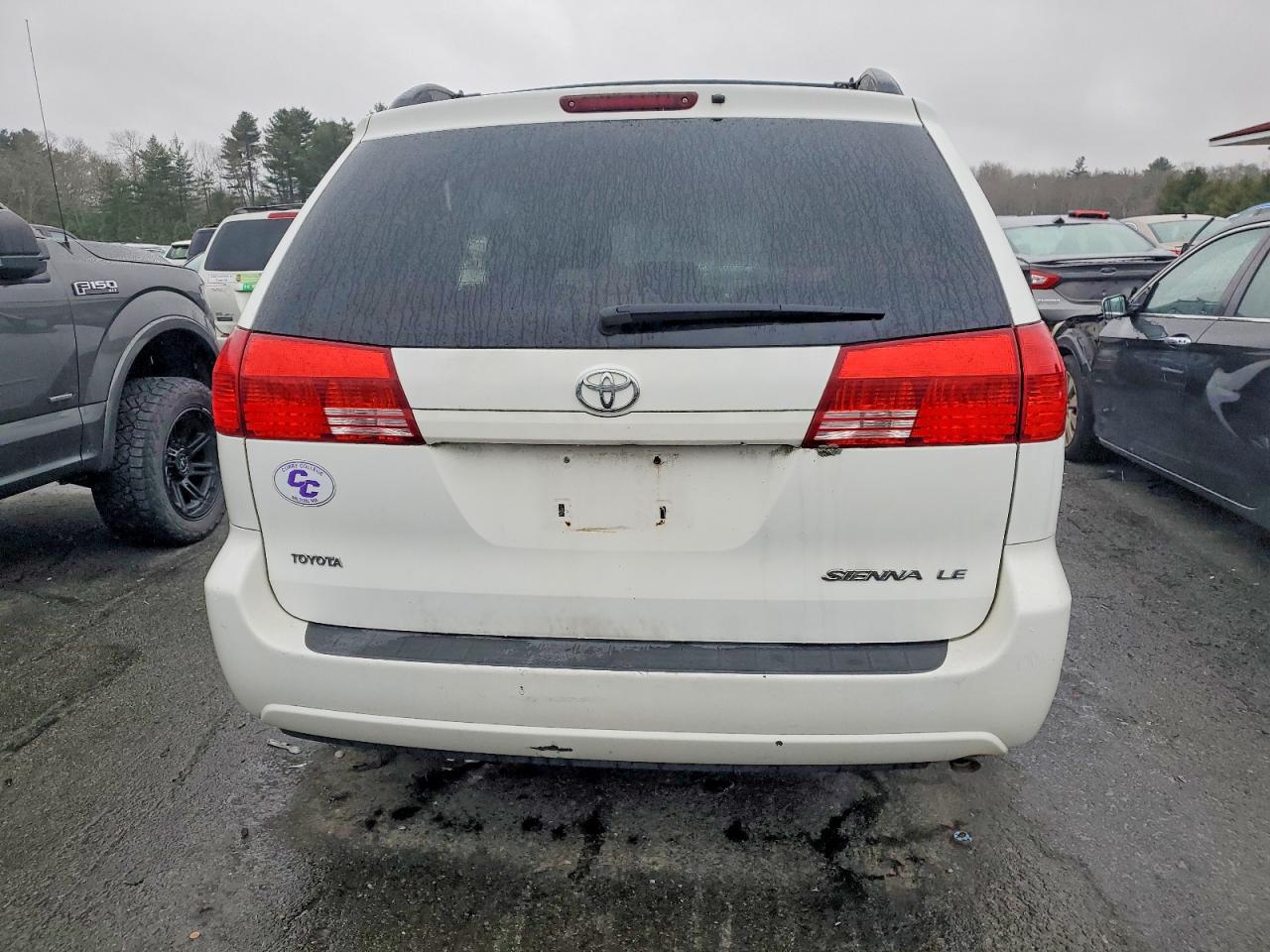 2004 TOYOTA SIENNA CE photo 6