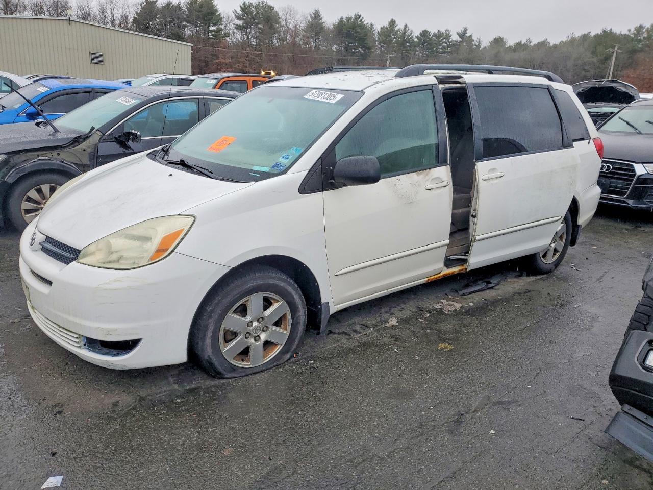 2004 TOYOTA SIENNA