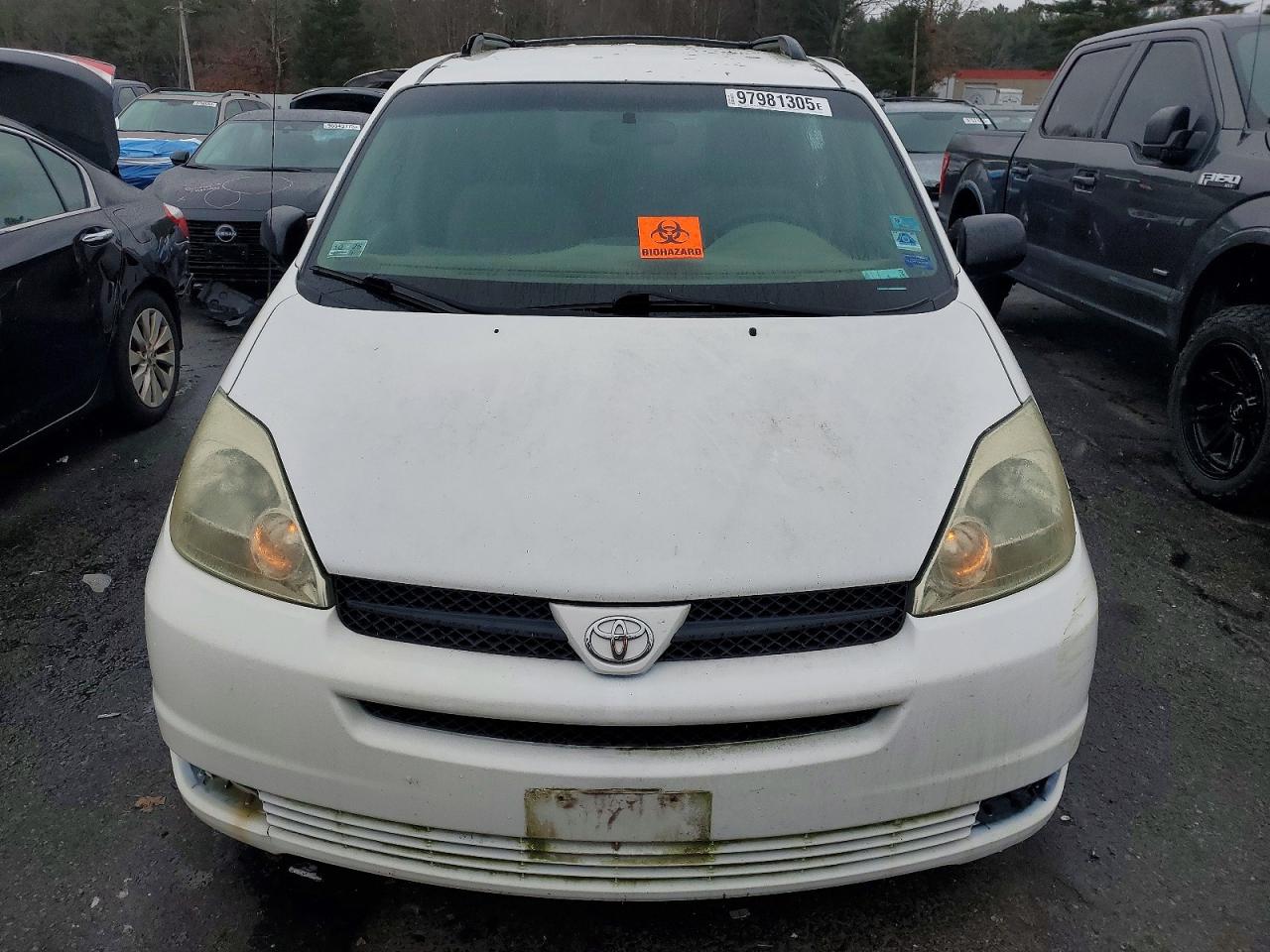 2004 TOYOTA SIENNA CE photo 5