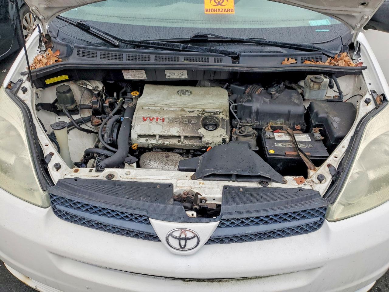 2004 TOYOTA SIENNA CE photo 12