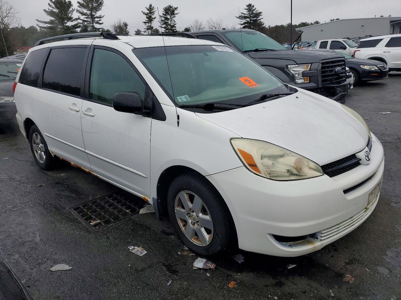 2004 TOYOTA SIENNA CE photo 4