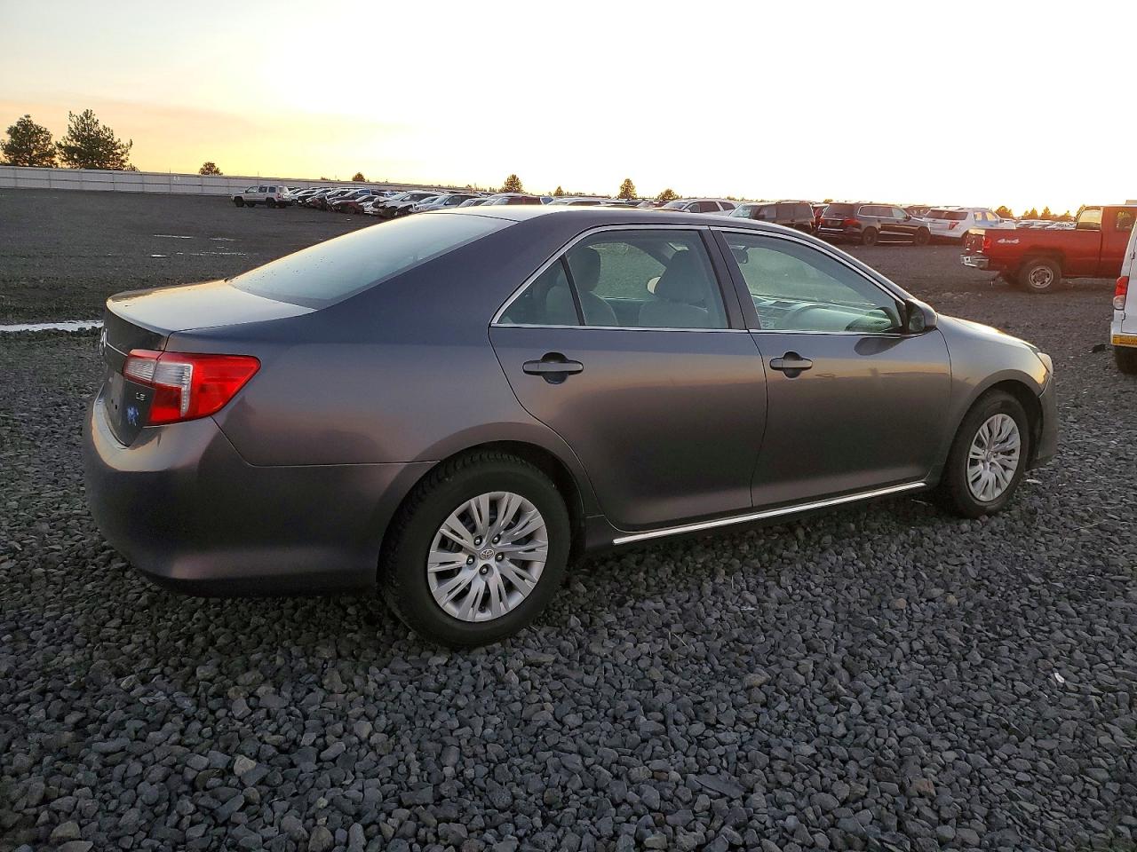 2013 TOYOTA CAMRY L photo 3