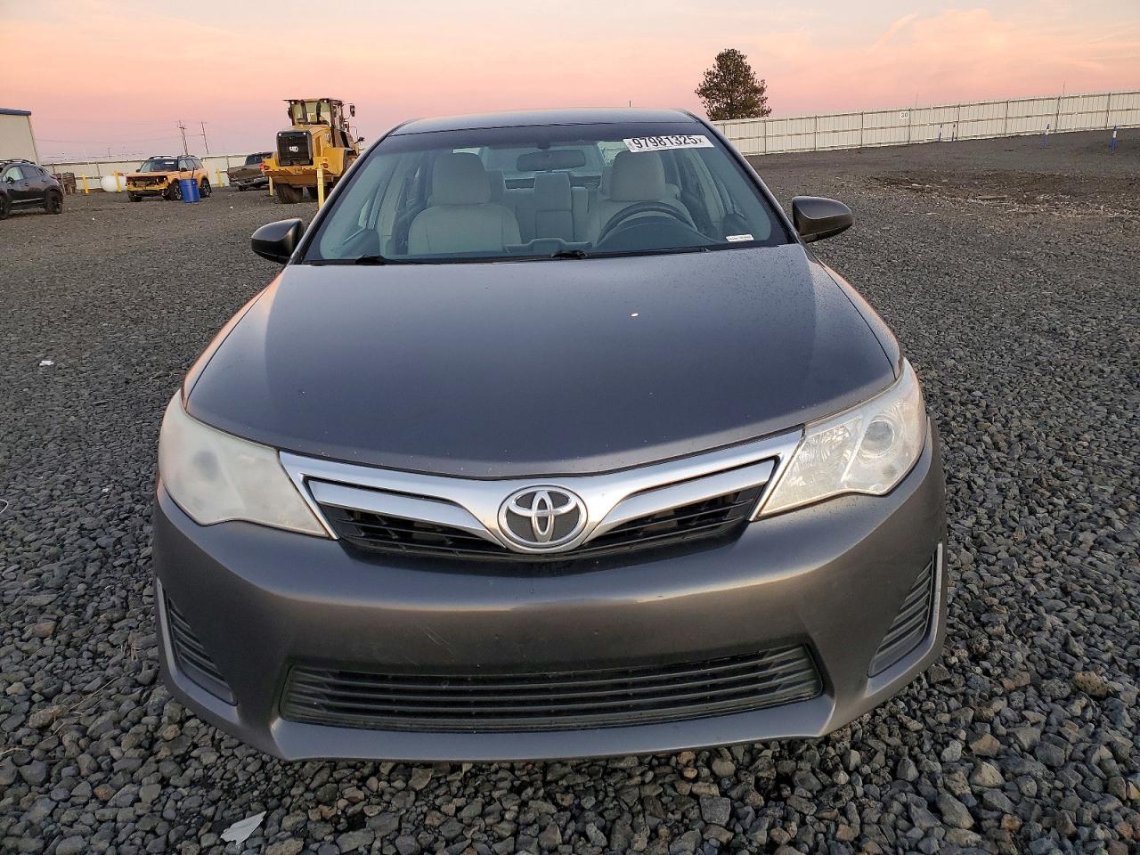 2013 TOYOTA CAMRY L photo 5