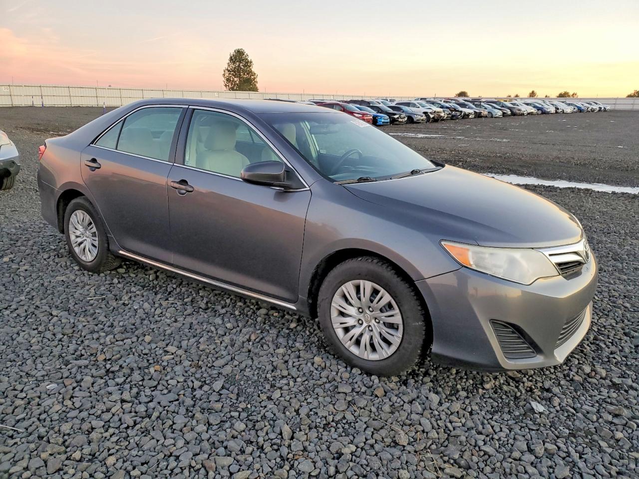2013 TOYOTA CAMRY L photo 4
