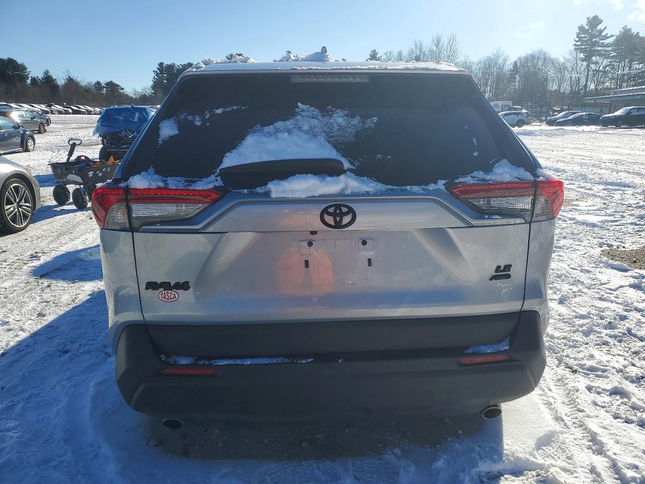 2024 TOYOTA RAV4 LE photo 6