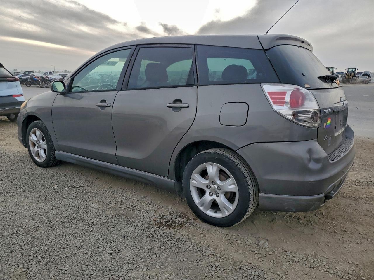 2006 TOYOTA COROLLA MATRIX XR photo 2