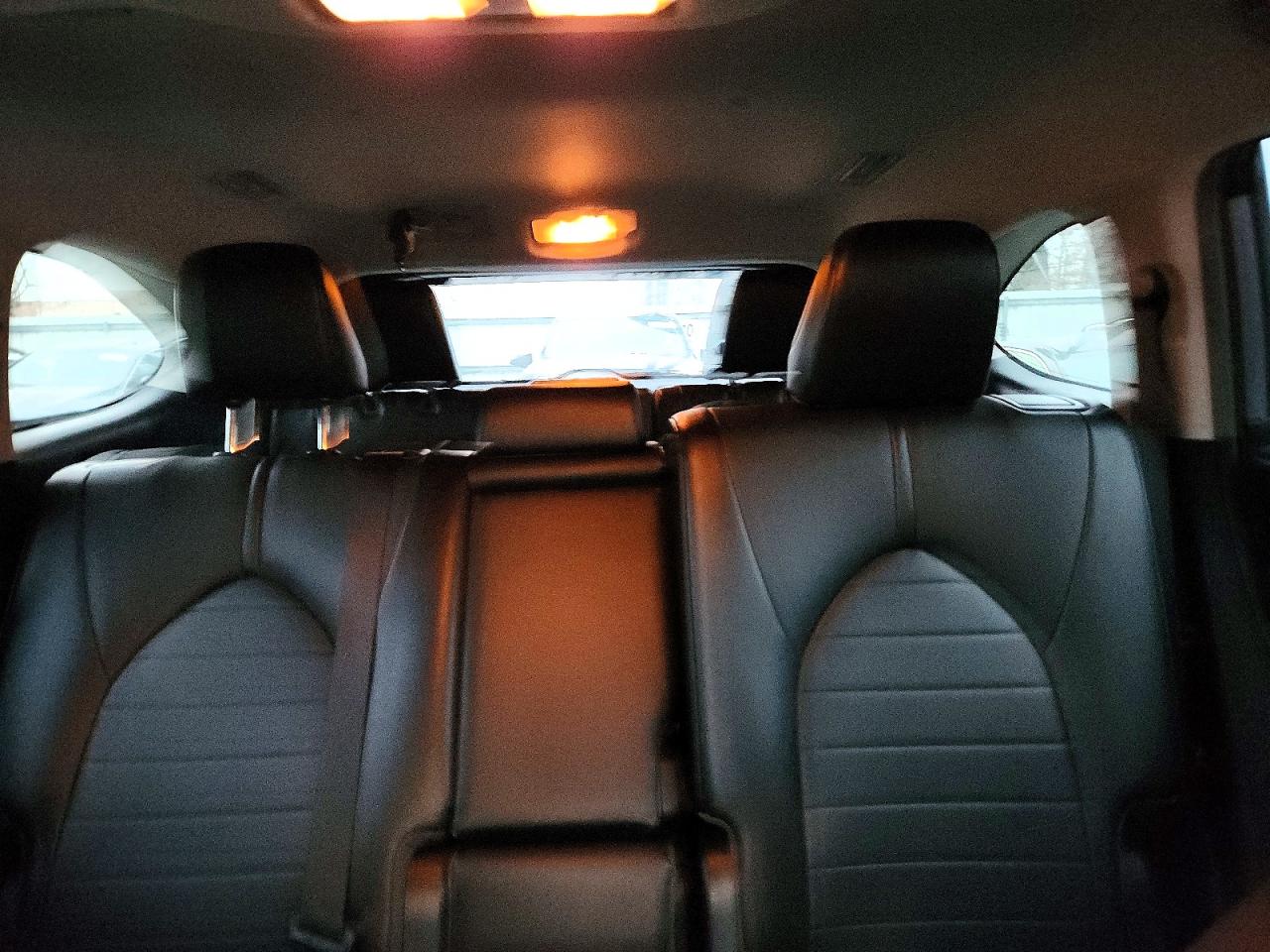 2021 TOYOTA HIGHLANDER XLE photo 10