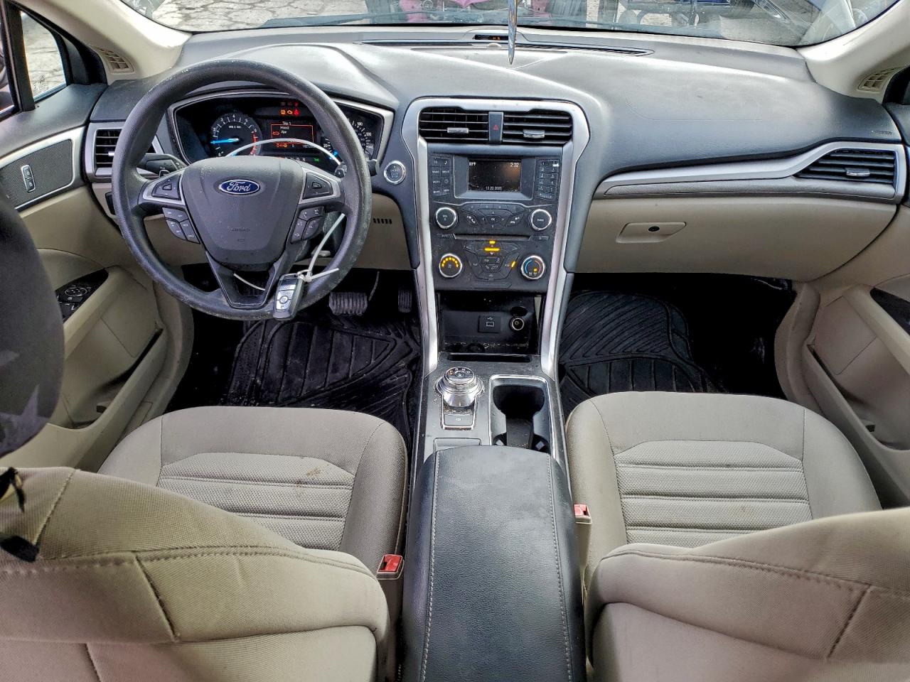 2017 FORD FUSION SE photo 8