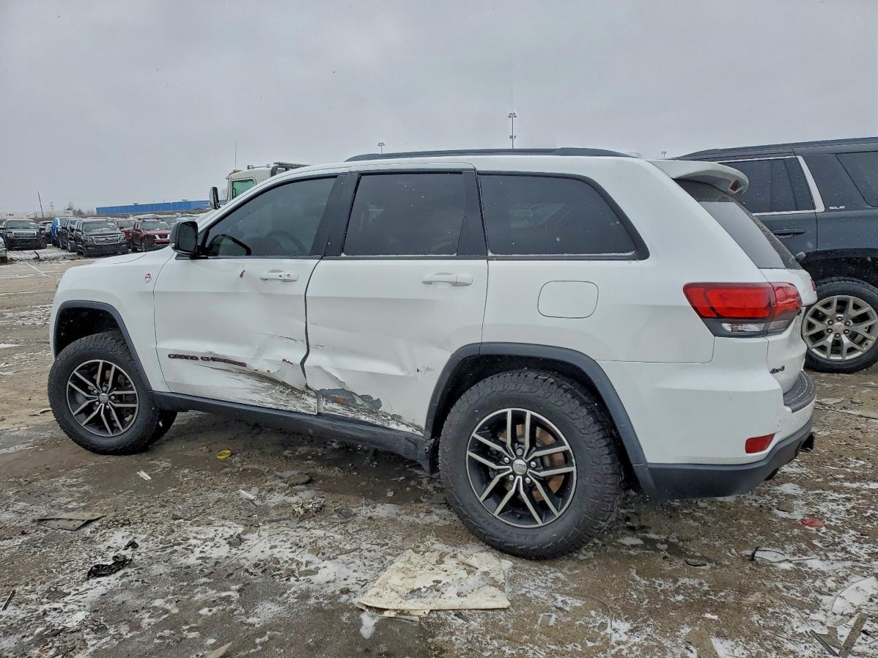 2018 JEEP GRAND CHEROKEE TRAILHAWK photo 2