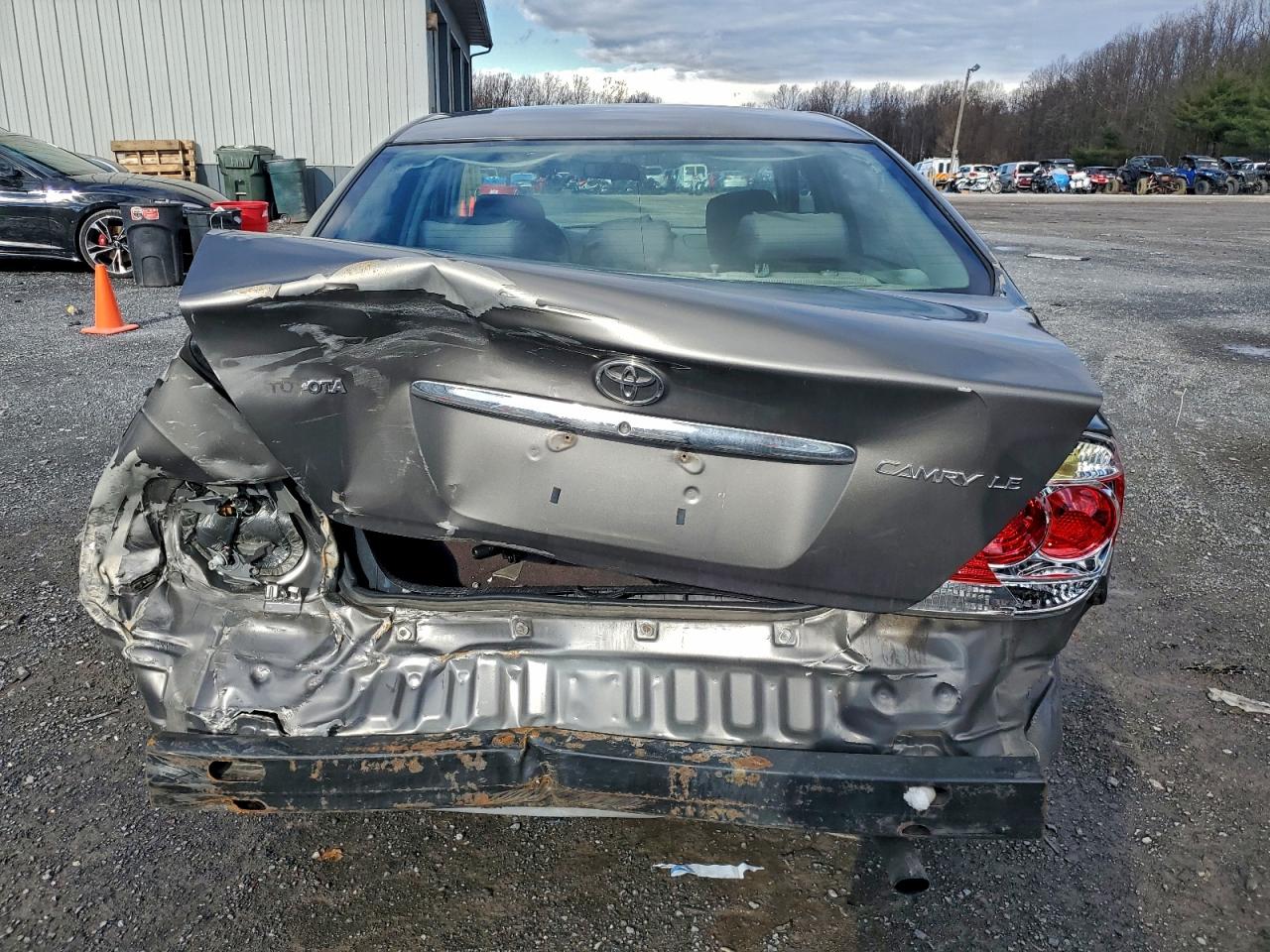 2006 TOYOTA CAMRY LE photo 6