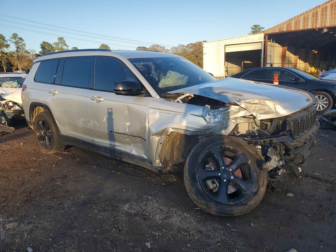 2023 JEEP GRAND CHEROKEE L LIMITED photo 4