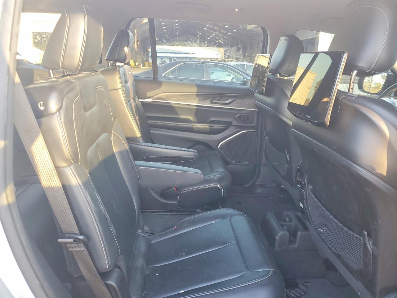 2023 JEEP GRAND CHEROKEE L LIMITED photo 11