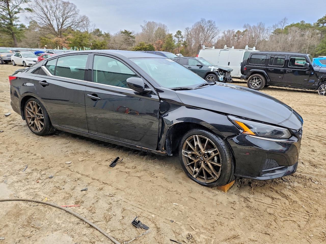 2025 NISSAN ALTIMA 2.5 SR photo 4