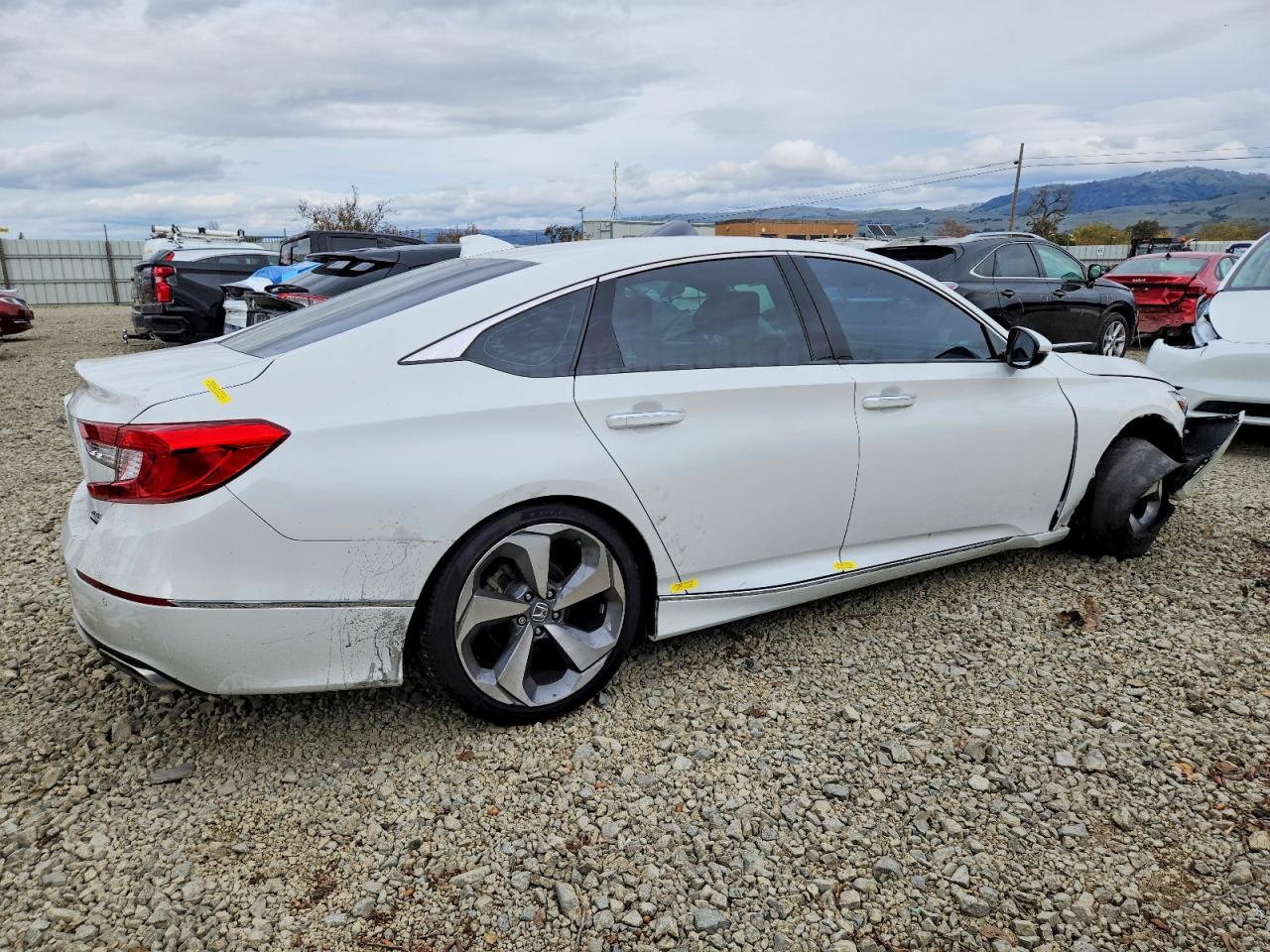 2020 HONDA ACCORD TOURING photo 3