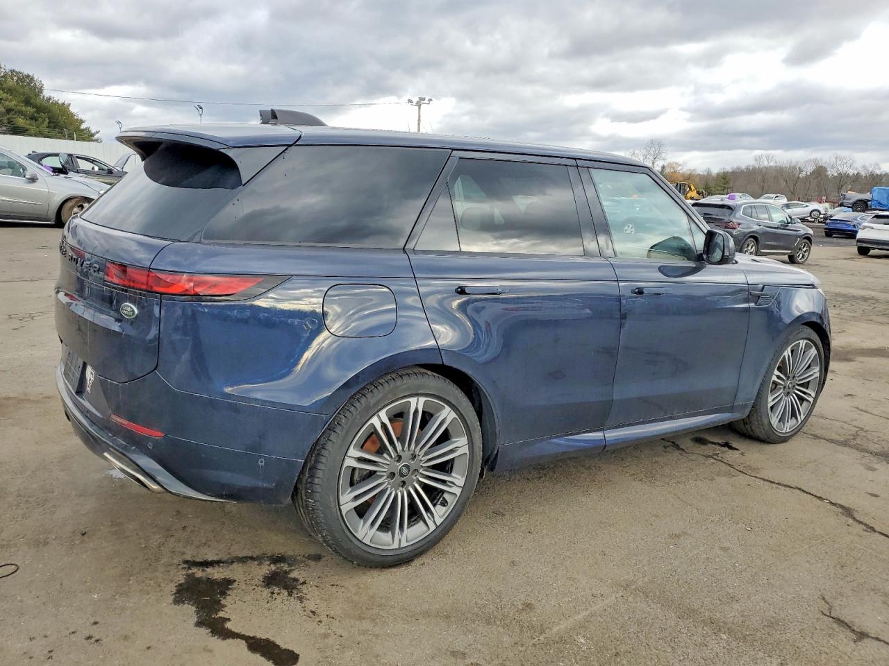 2023 LAND ROVER RANGE ROVER SPORT DYNAMIC SE photo 3