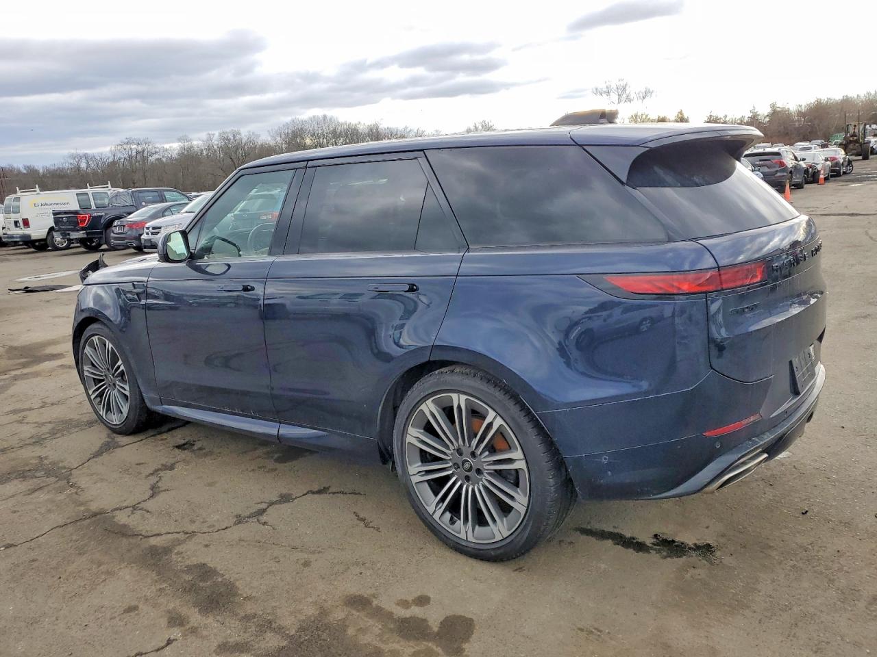 2023 LAND ROVER RANGE ROVER SPORT DYNAMIC SE photo 2