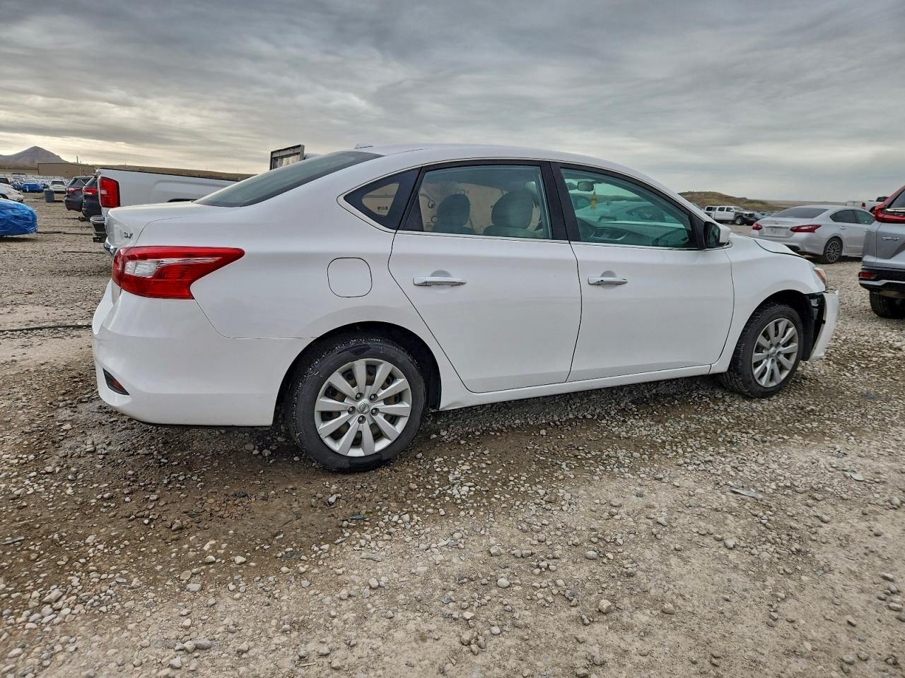 2017 NISSAN SENTRA S photo 3