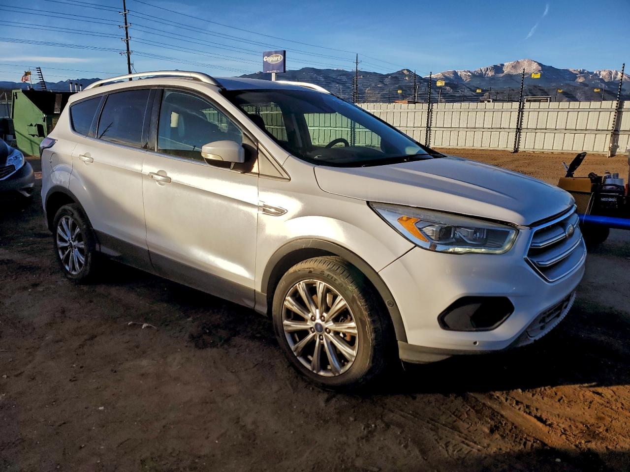 2017 FORD ESCAPE TITANIUM photo 4
