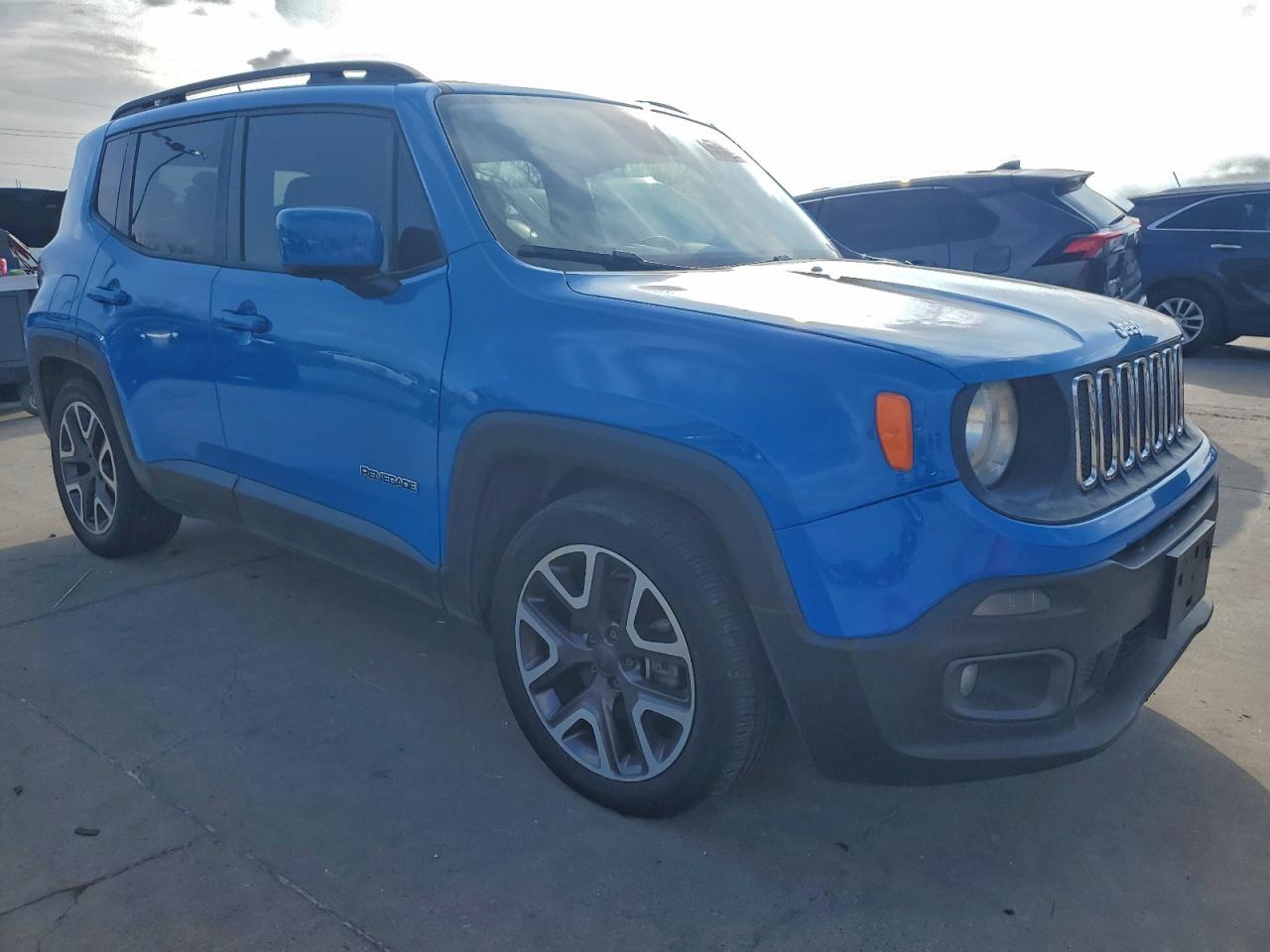 2015 JEEP RENEGADE LATITUDE photo 4
