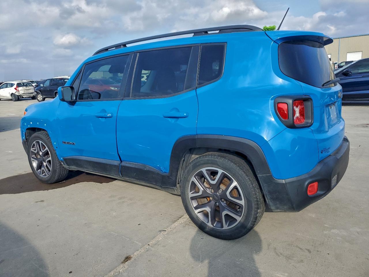 2015 JEEP RENEGADE LATITUDE photo 2
