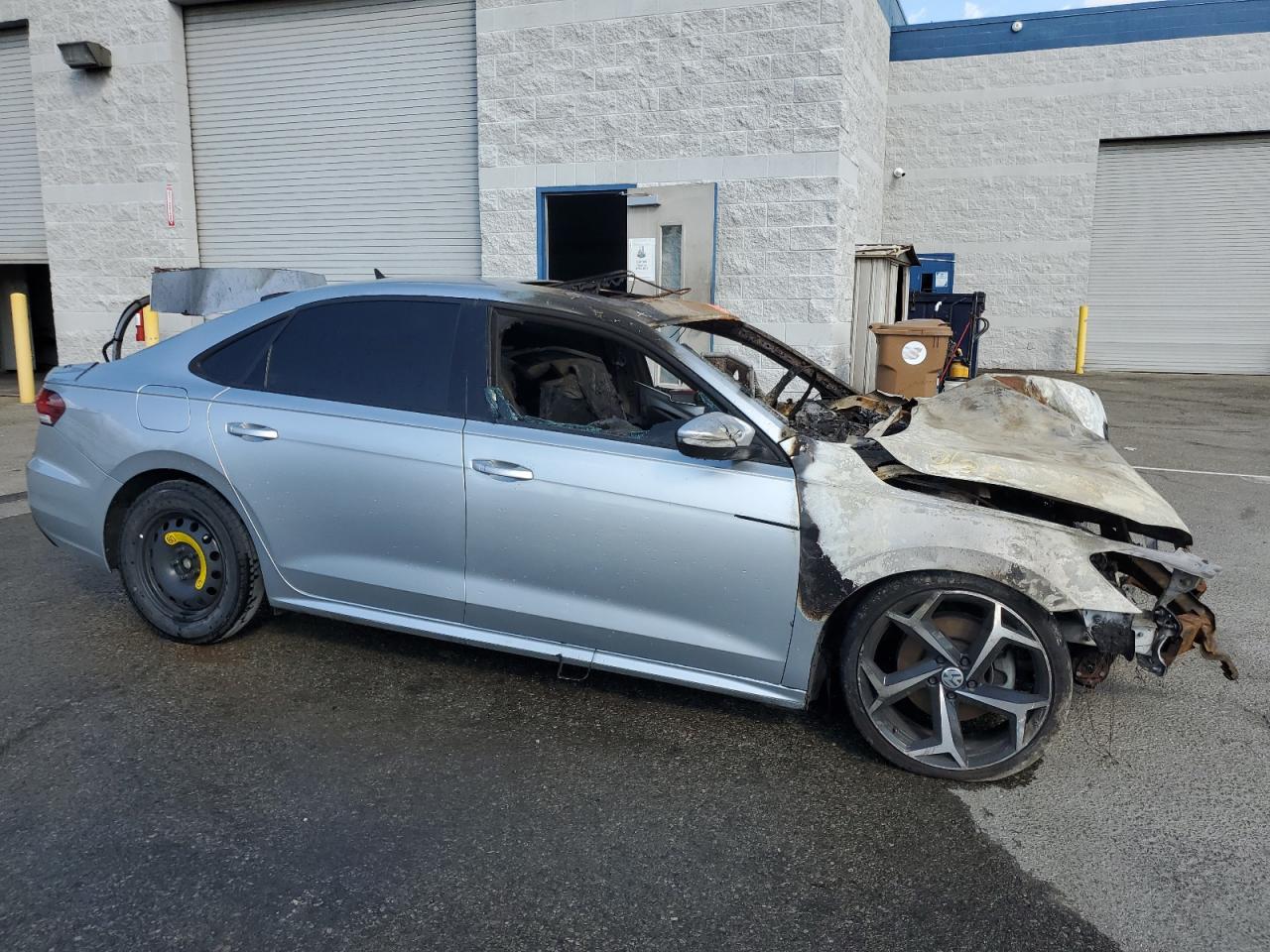 2021 VOLKSWAGEN PASSAT R-LINE photo 4