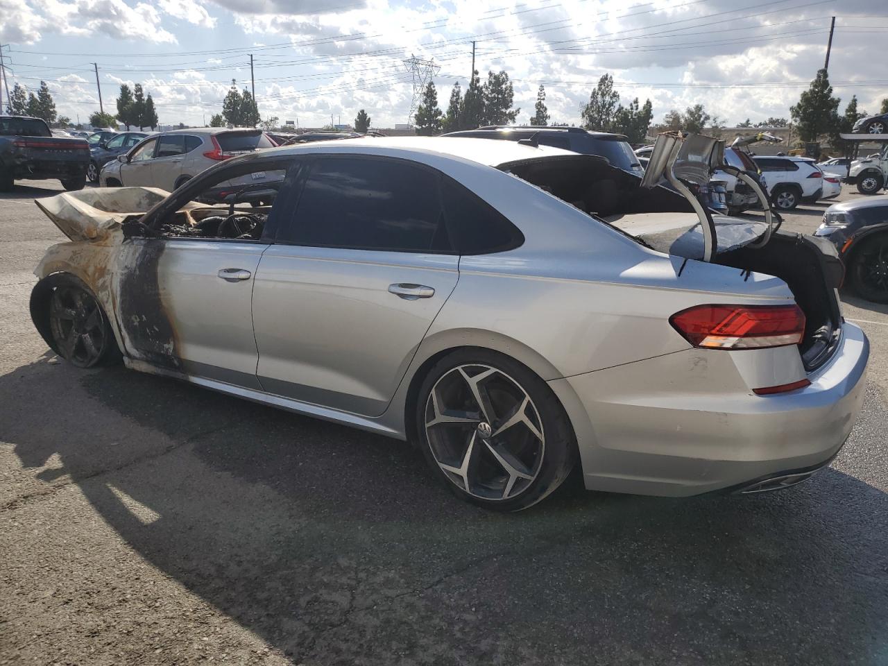 2021 VOLKSWAGEN PASSAT R-LINE photo 2
