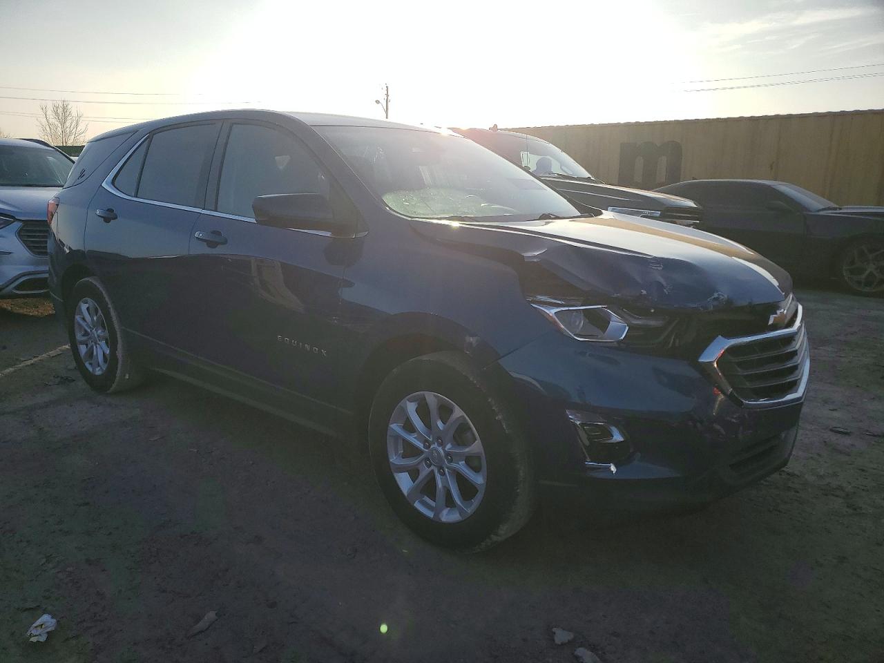 2019 CHEVROLET EQUINOX LT photo 4