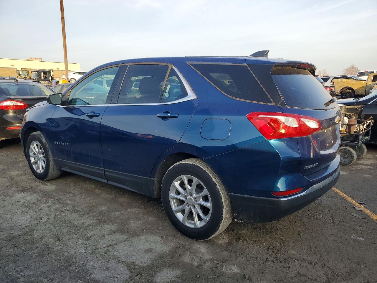 2019 CHEVROLET EQUINOX LT photo 2