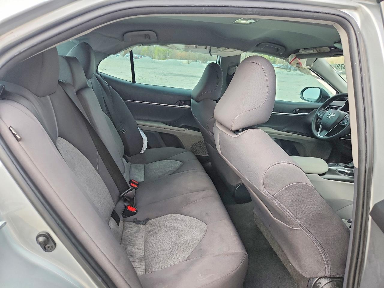 2022 TOYOTA CAMRY LE photo 10