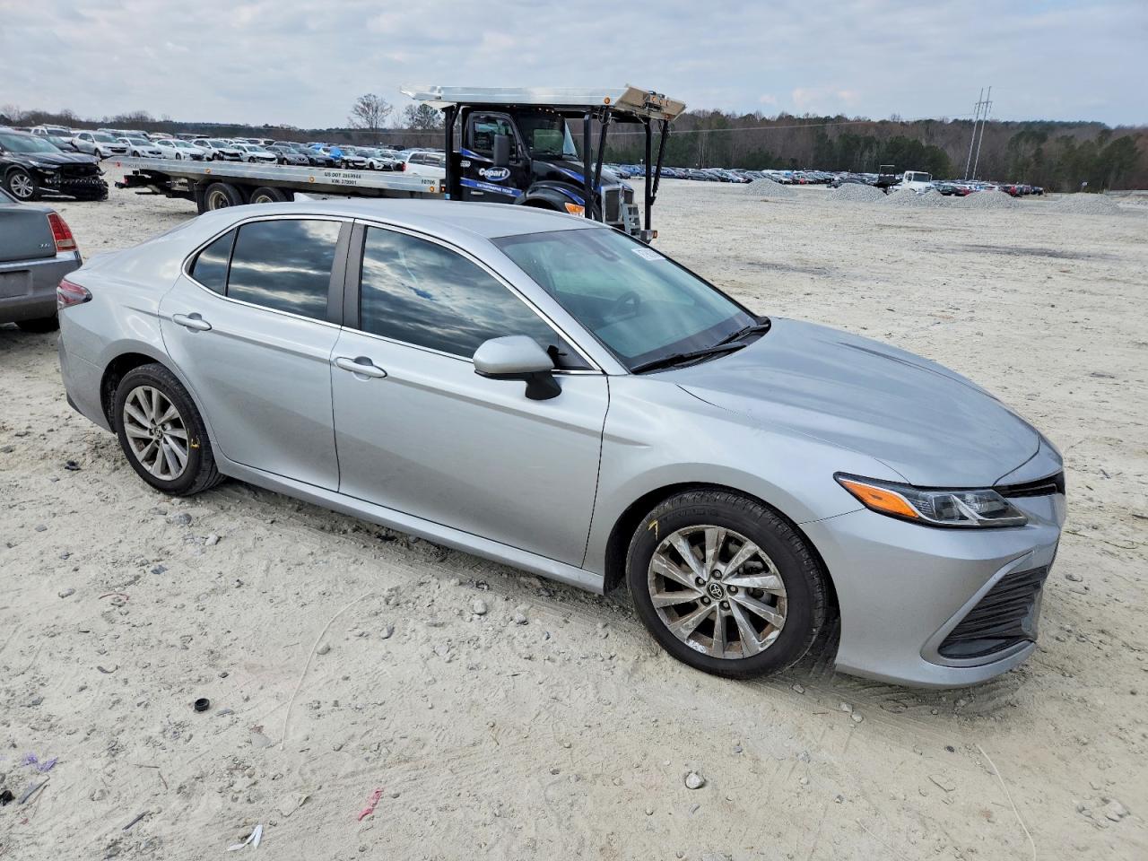 2022 TOYOTA CAMRY LE photo 4