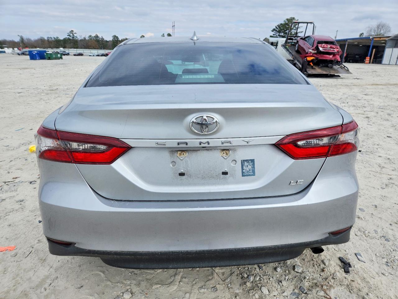 2022 TOYOTA CAMRY LE photo 6