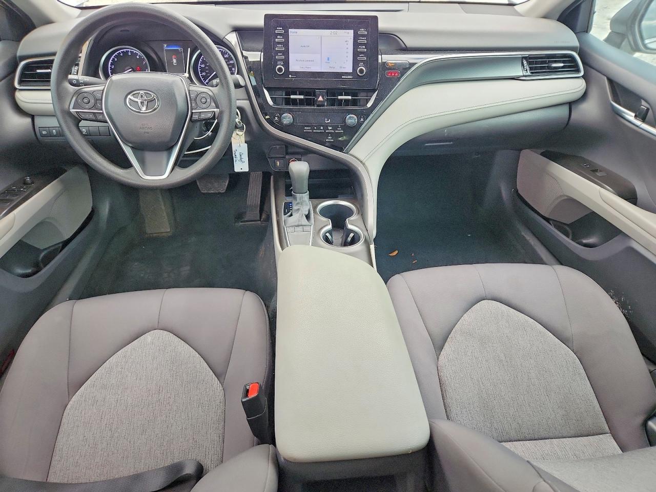 2022 TOYOTA CAMRY LE photo 8