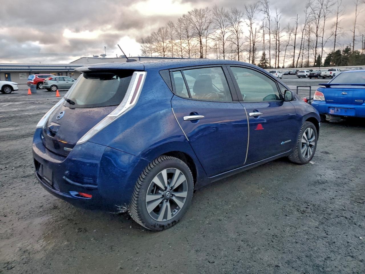 2016 NISSAN LEAF SV photo 3