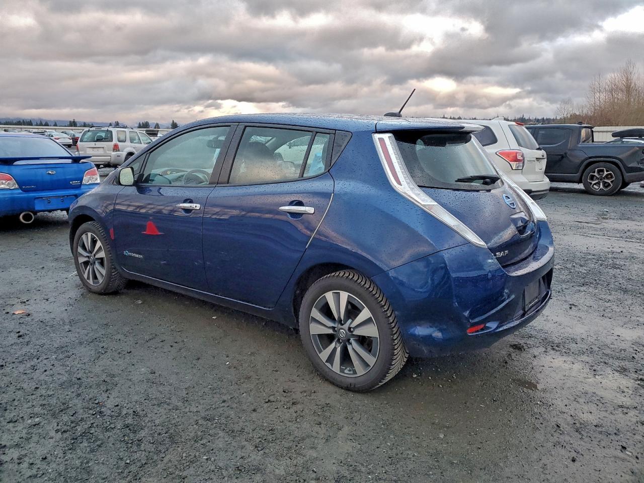 2016 NISSAN LEAF SV photo 2