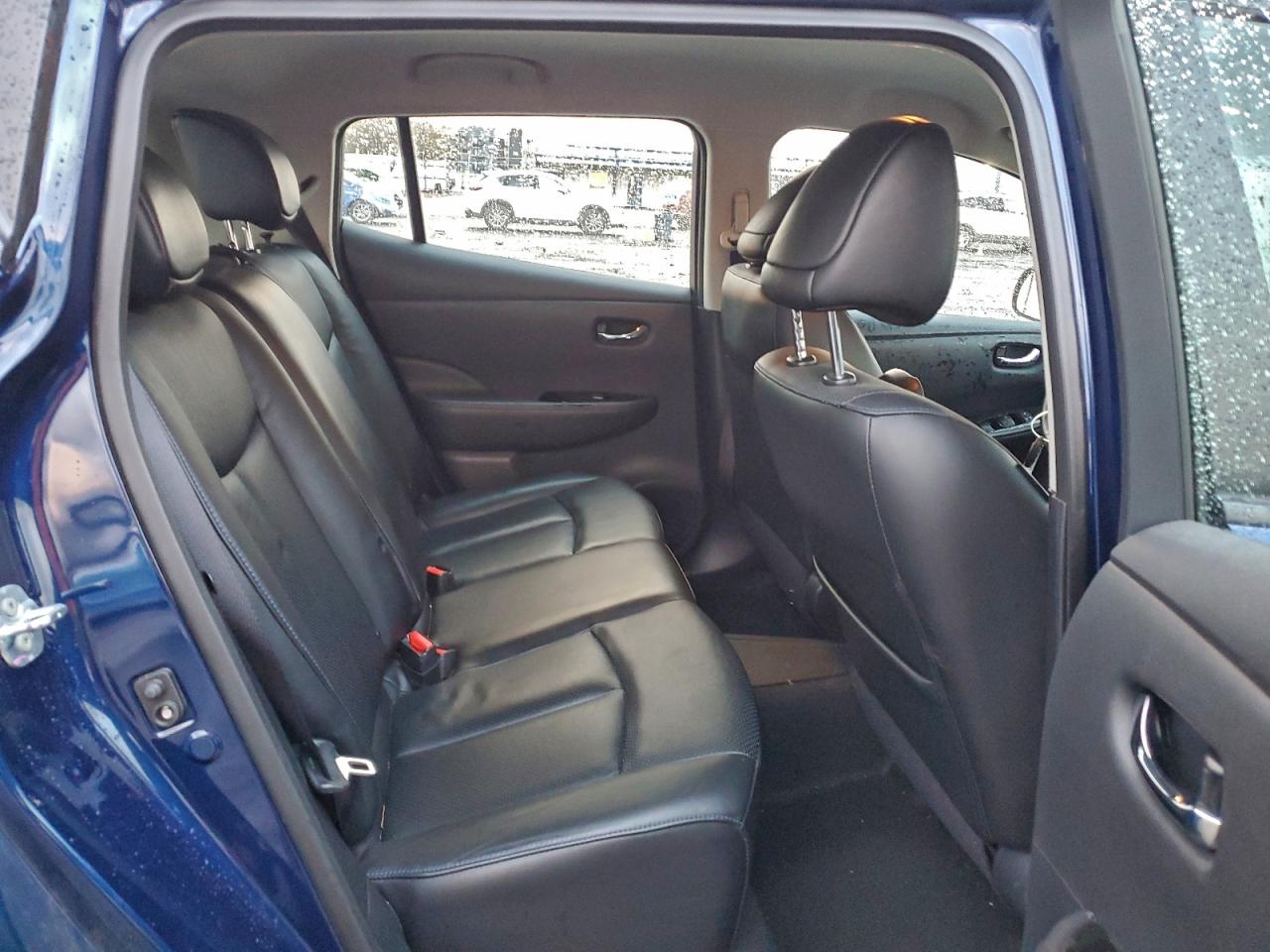 2016 NISSAN LEAF SV photo 11