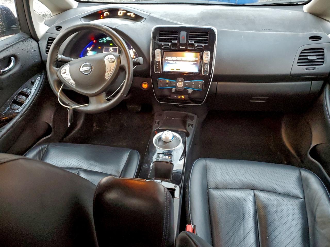 2016 NISSAN LEAF SV photo 8