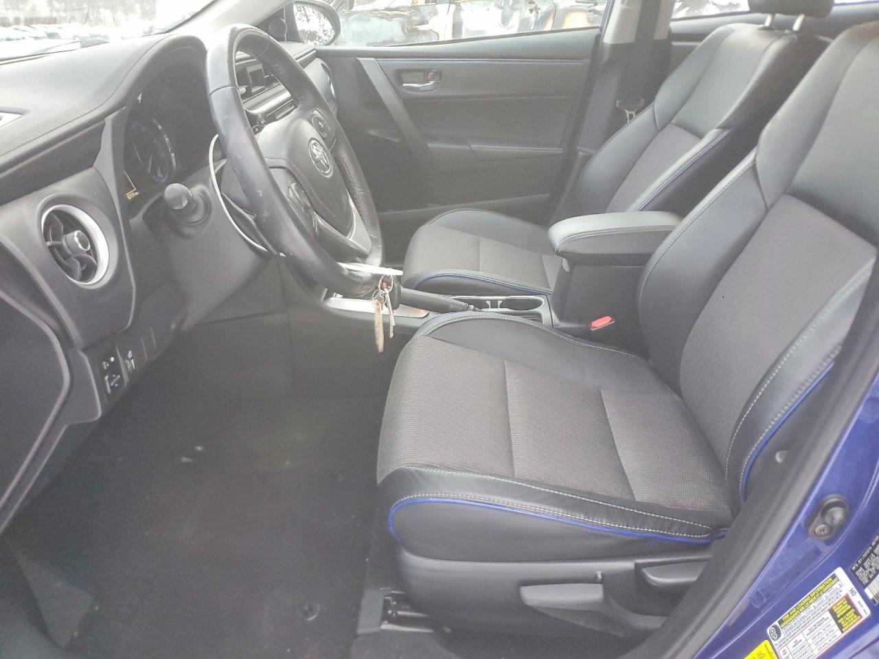 2017 TOYOTA COROLLA photo 7