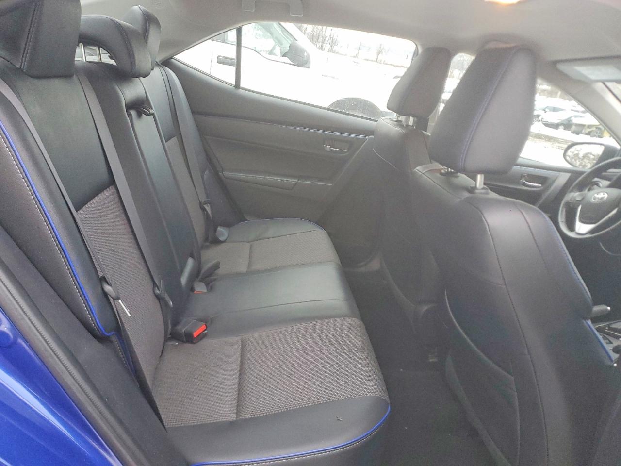 2017 TOYOTA COROLLA photo 10