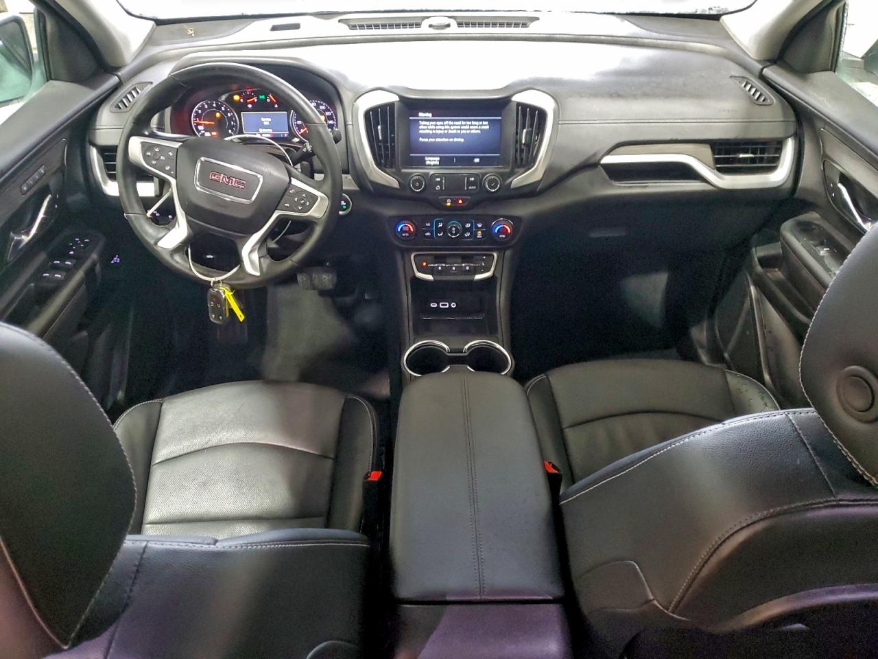 2024 GMC TERRAIN SLT photo 8