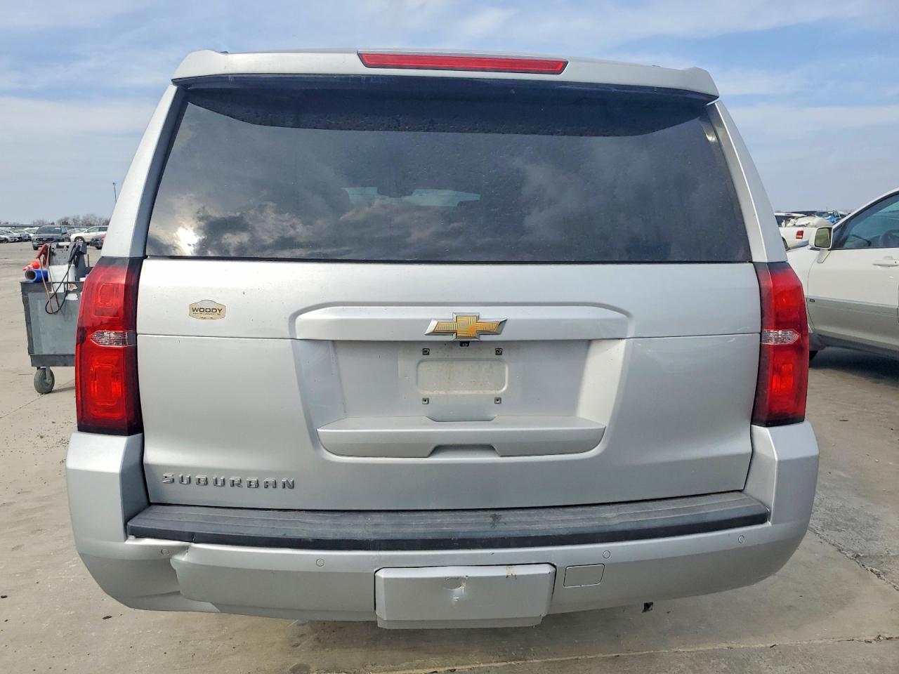 2018 CHEVROLET SUBURBAN C1500 LT photo 6