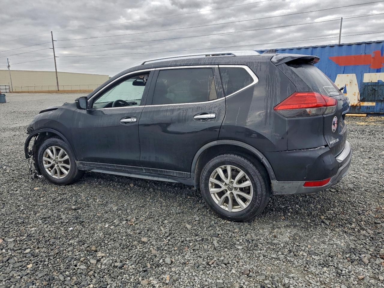 2017 NISSAN ROGUE S photo 2
