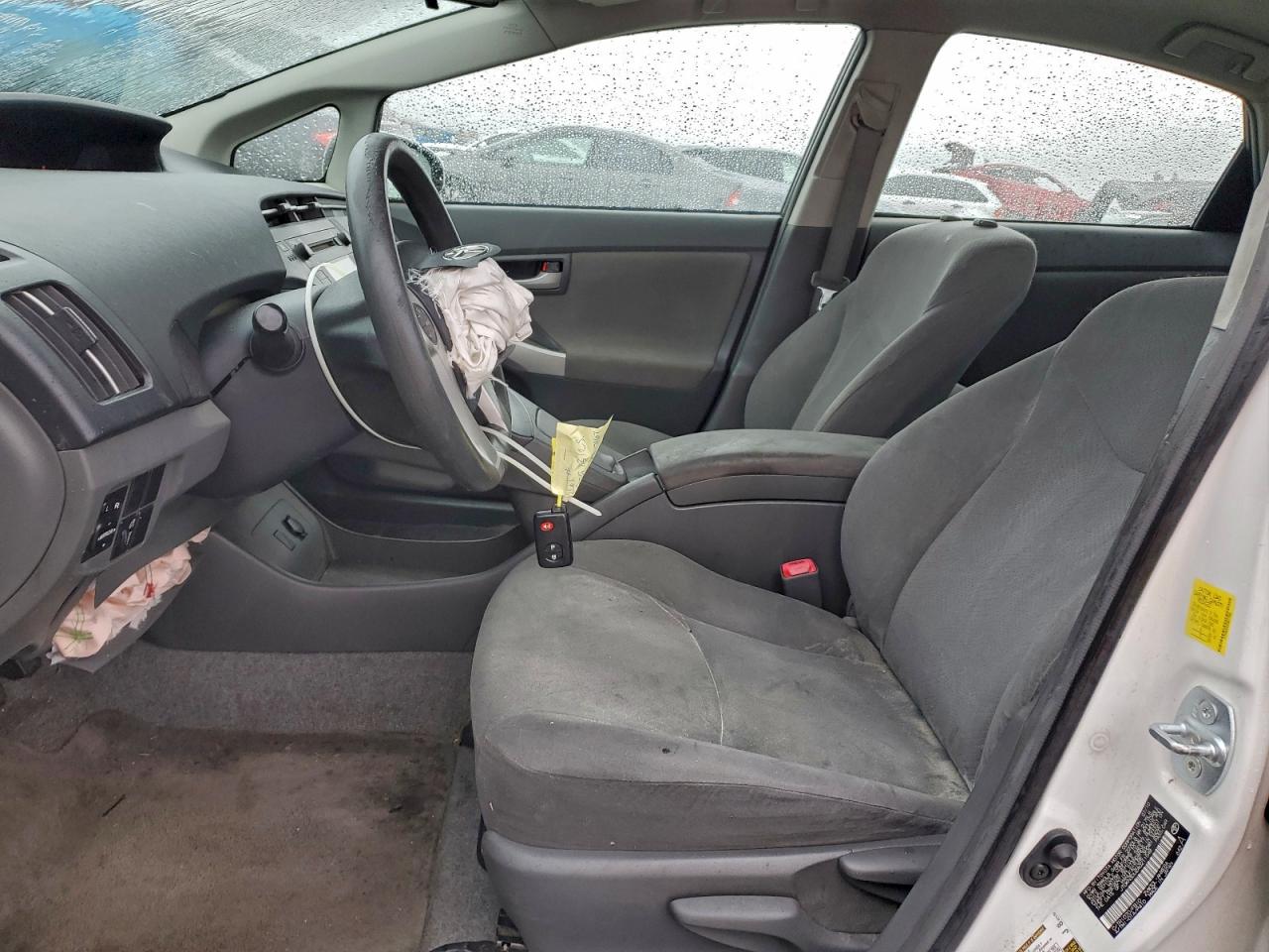 2010 TOYOTA PRIUS photo 7