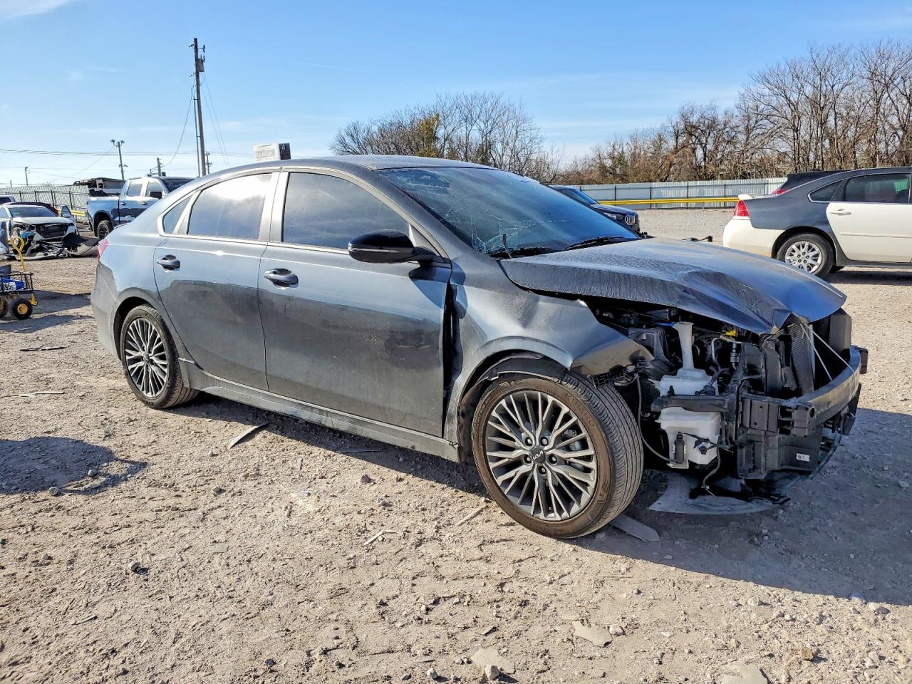 2024 KIA FORTE GT LINE photo 4
