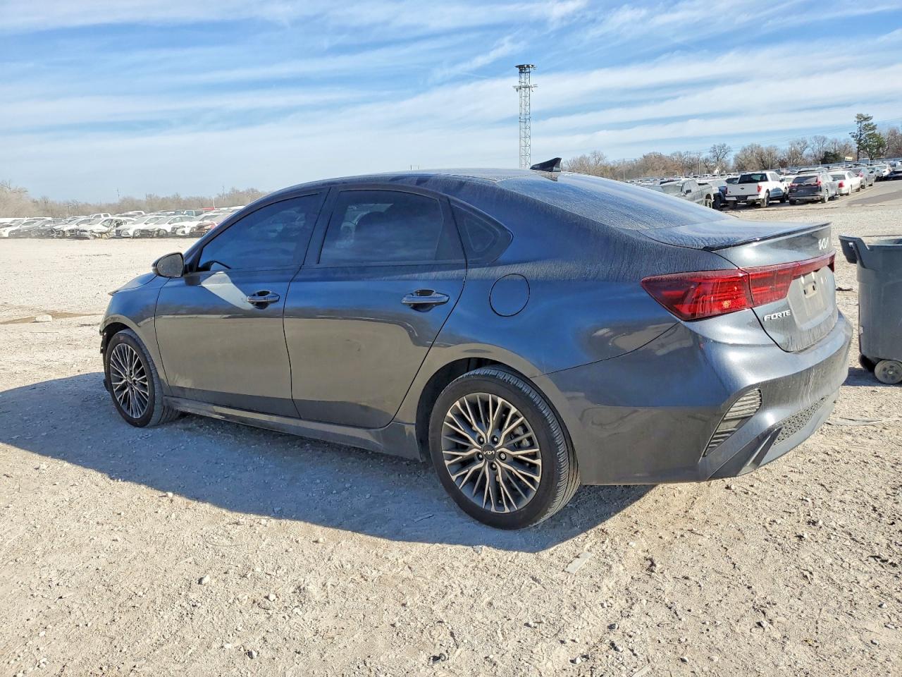 2024 KIA FORTE GT LINE photo 2