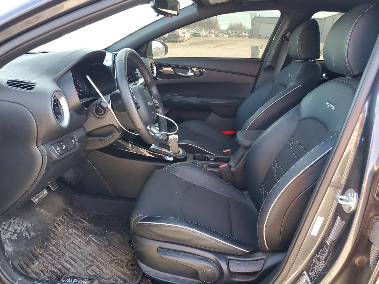 2024 KIA FORTE GT LINE photo 7