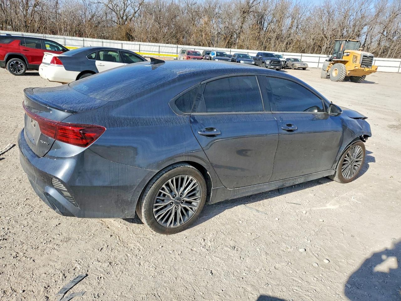 2024 KIA FORTE GT LINE photo 3