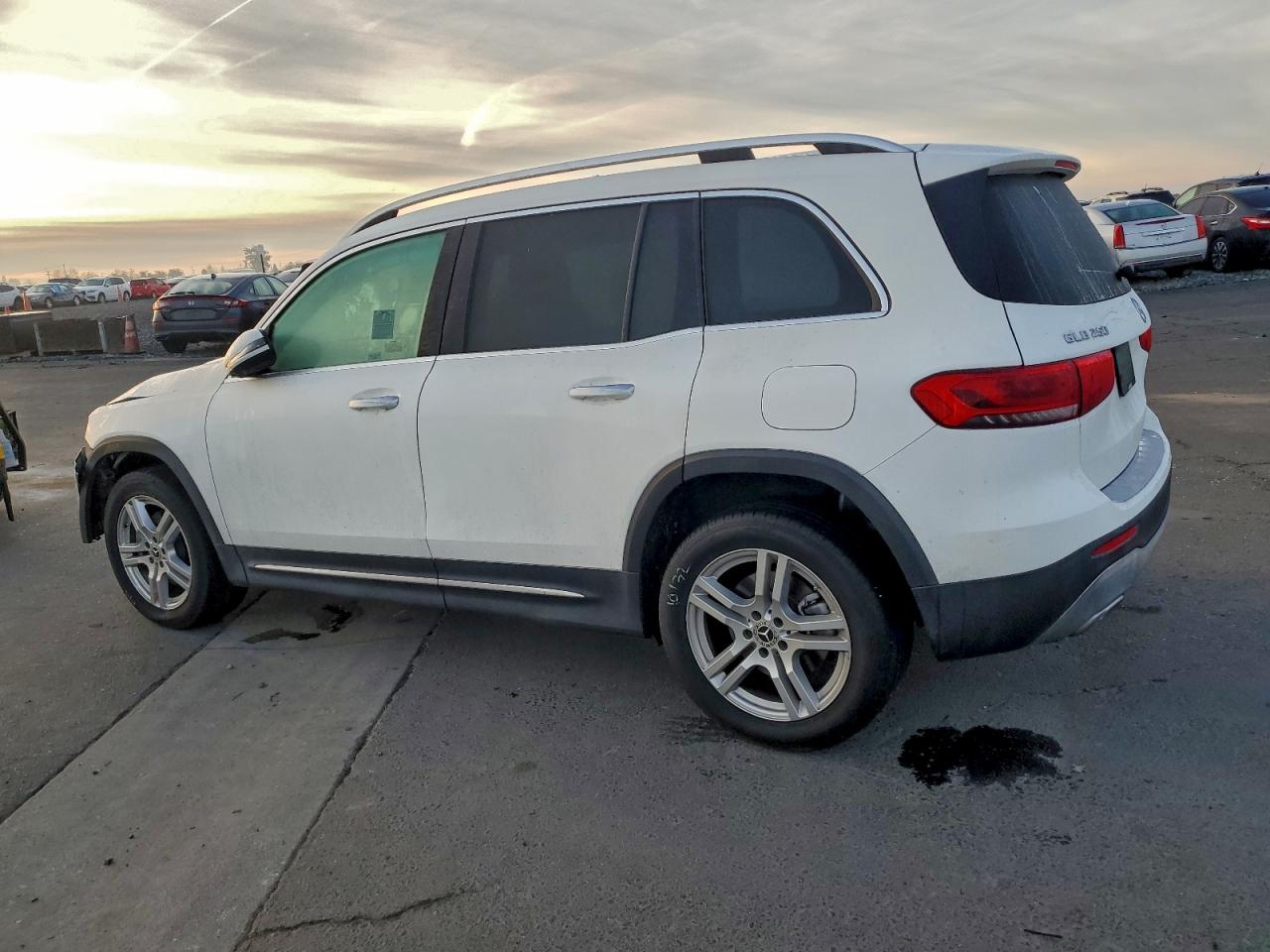 2020 MERCEDES-BENZ GLB 250 photo 2