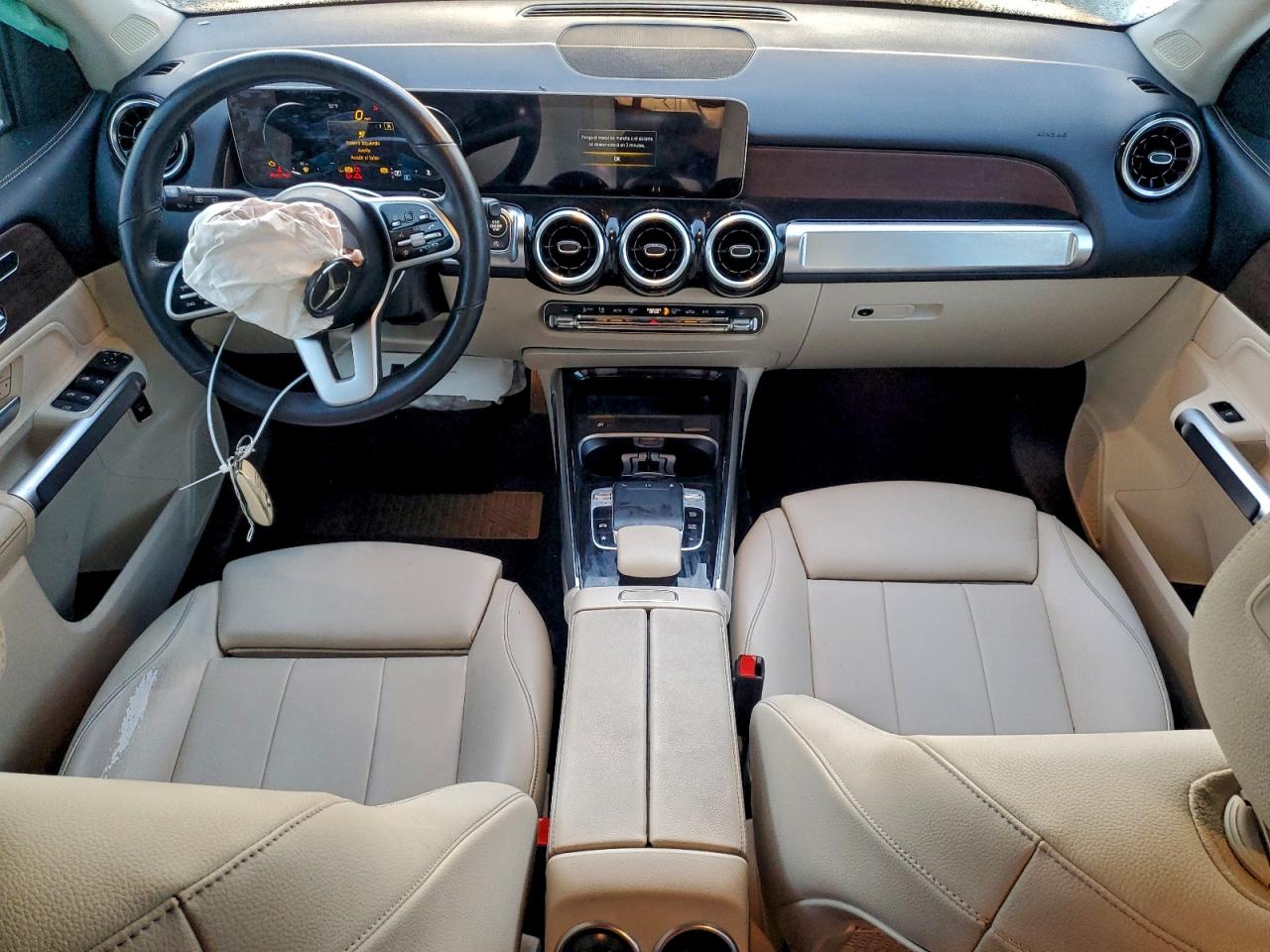 2020 MERCEDES-BENZ GLB 250 photo 8