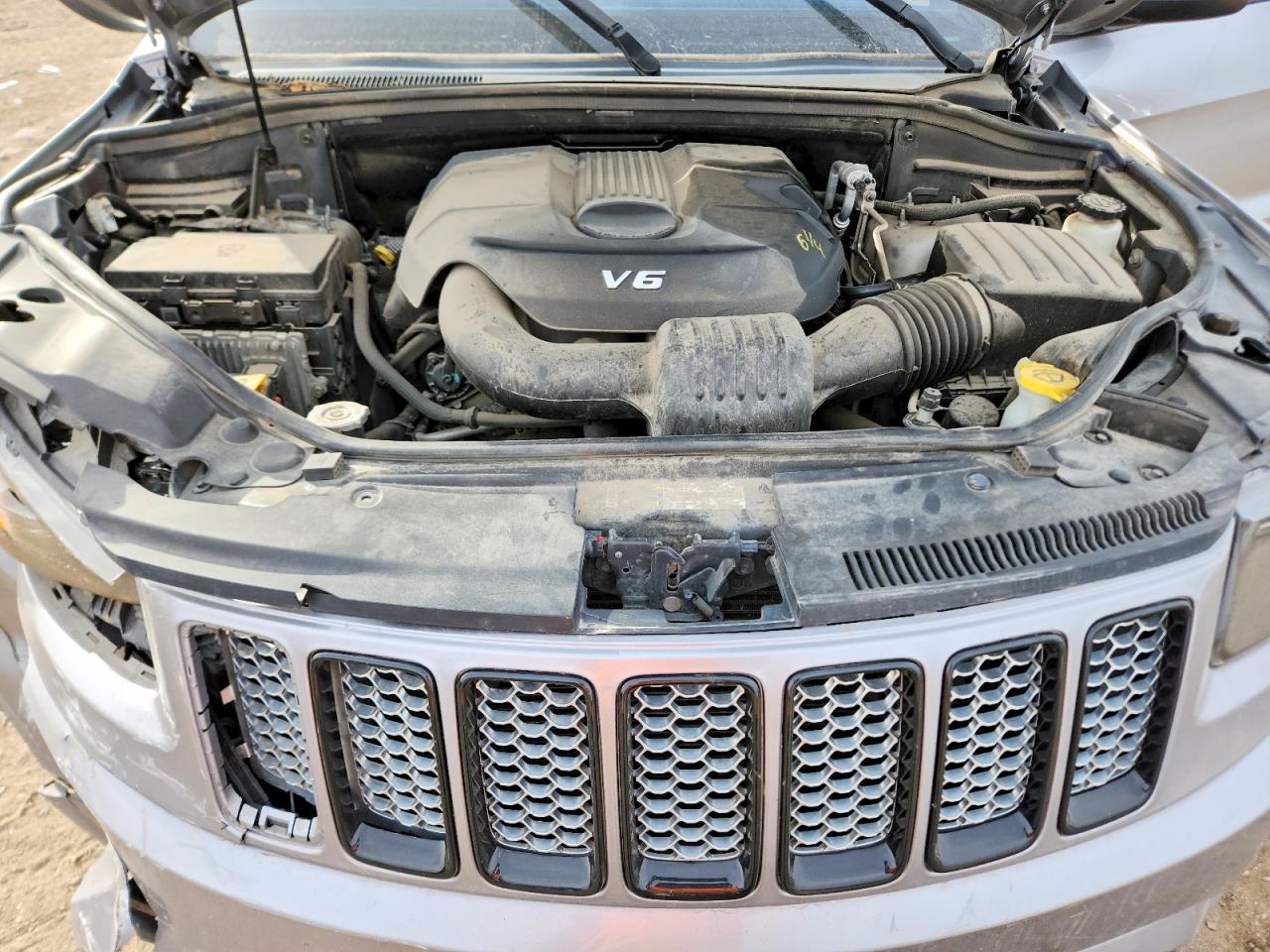 2014 JEEP GRAND CHEROKEE LAREDO photo 12