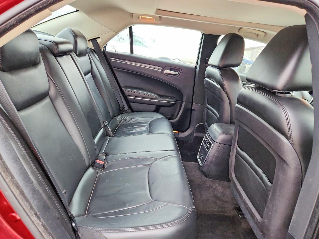 2016 CHRYSLER 300 LIMITED photo 10